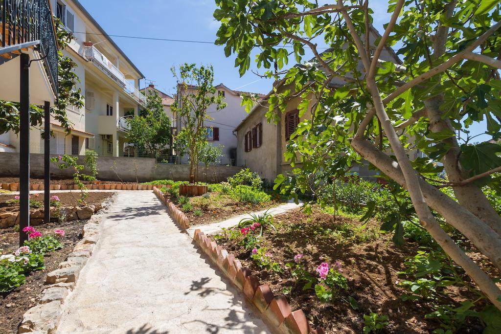 Apartments Vica Sibenik Exterior photo